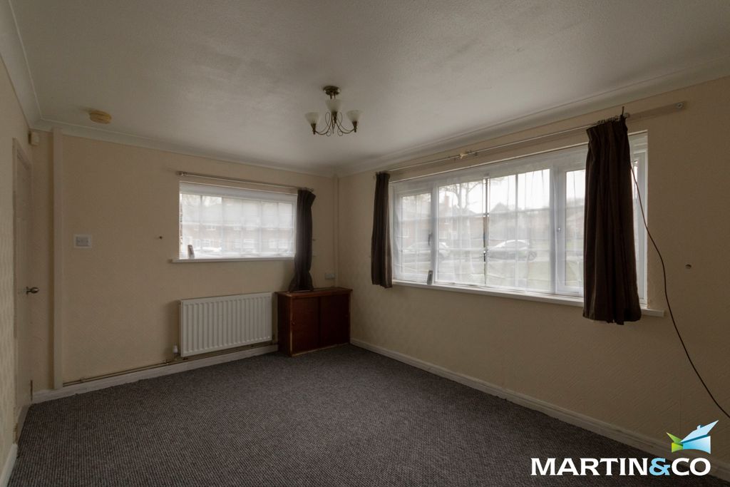 Property photo 3 of 12