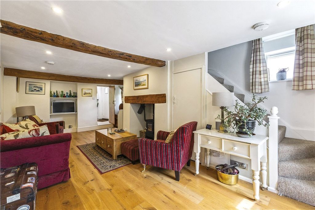 Property photo 2 of 20 Sitting Room