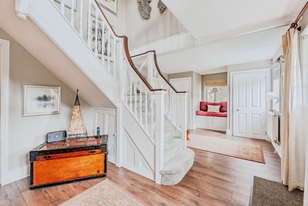 Property photo 2 of 20