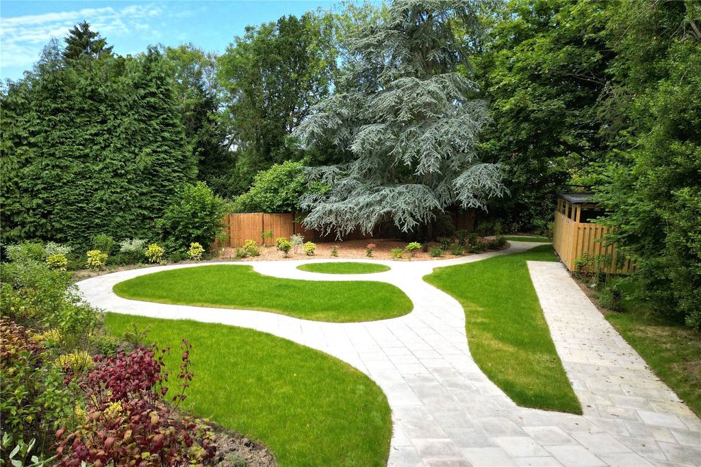 Additional image 9 of 2 bed flat for saleGreen Hedges, Westerham Road, Oxted, Surrey RH8