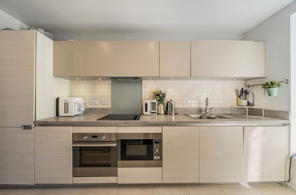 Property photo 3 of 25 1344174-6-68cd22A...