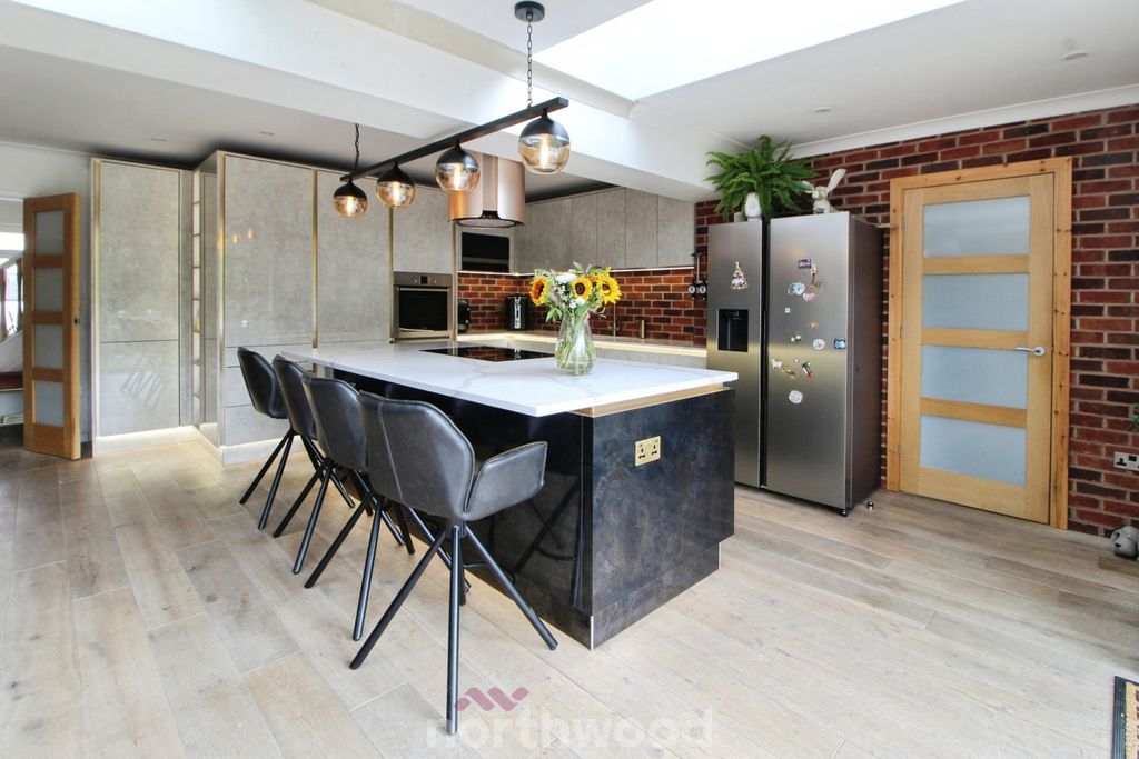 Property photo 1 of 46