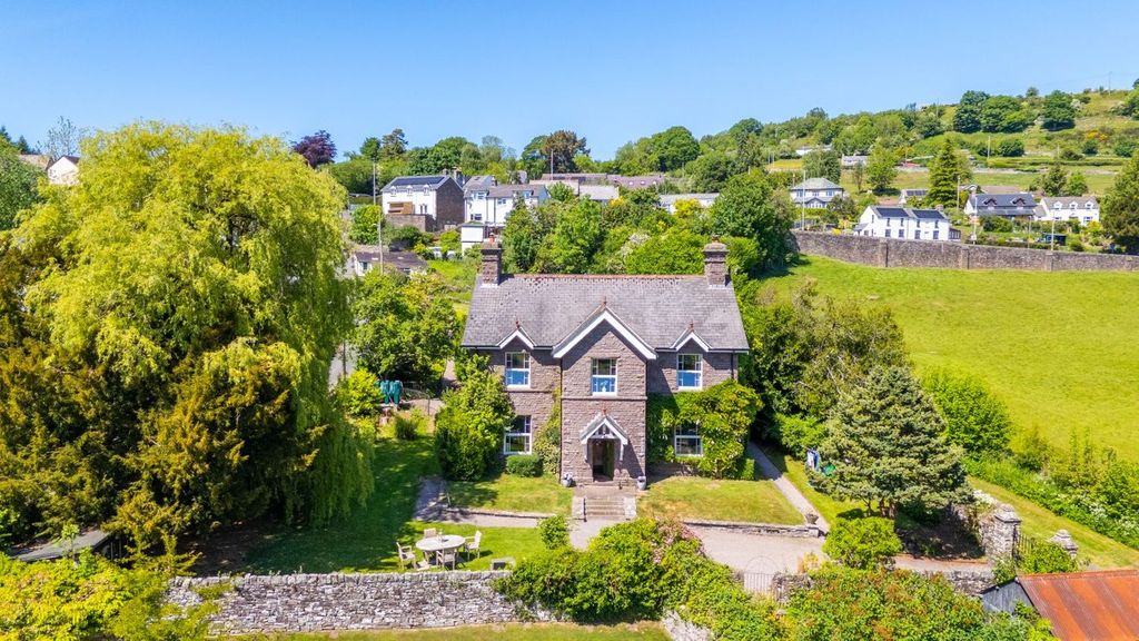 Property photo 1 of 46