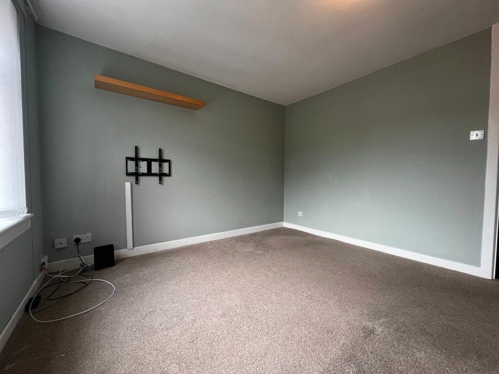 Property photo 3 of 9 Photo 3
