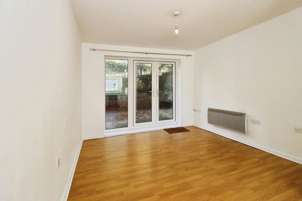 Property photo 3 of 12 Pbox-Img.Jpg