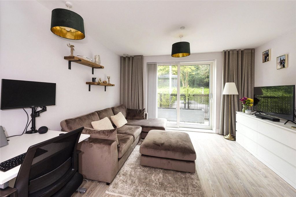 Property photo 3 of 11 Sitting Room/Kitchen