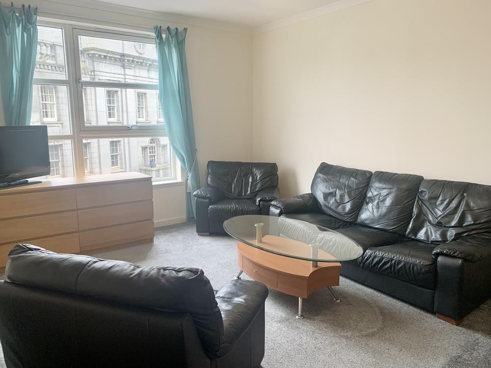 Property photo 2 of 9 Lounge