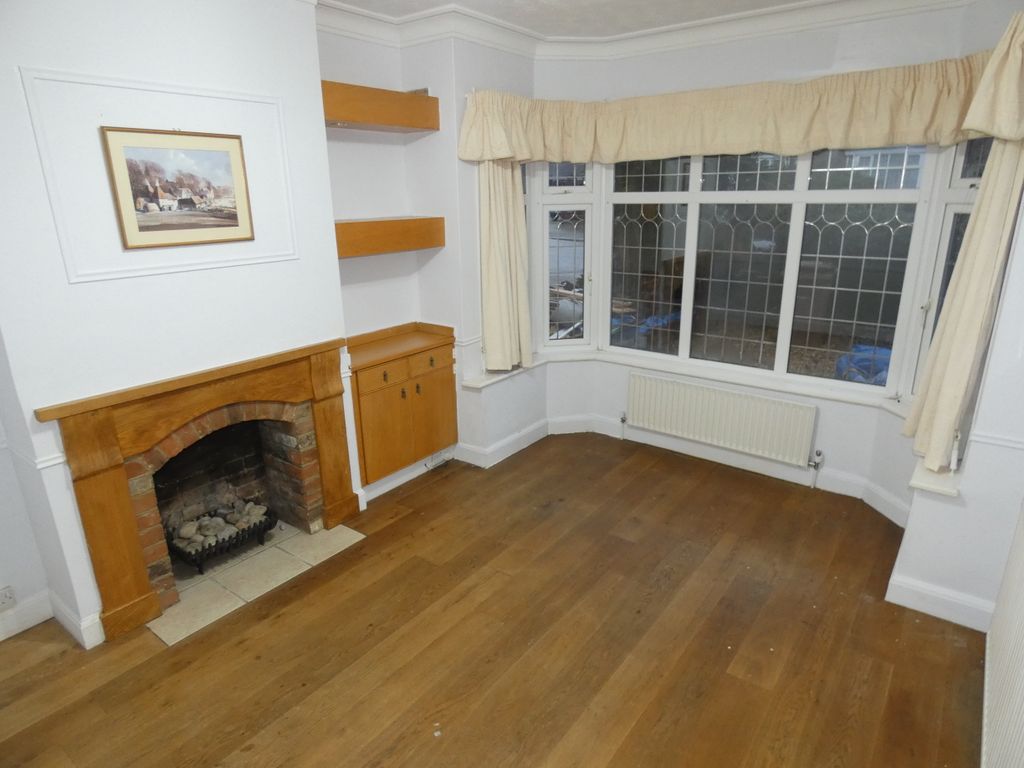 Property photo 2 of 16 Living Room