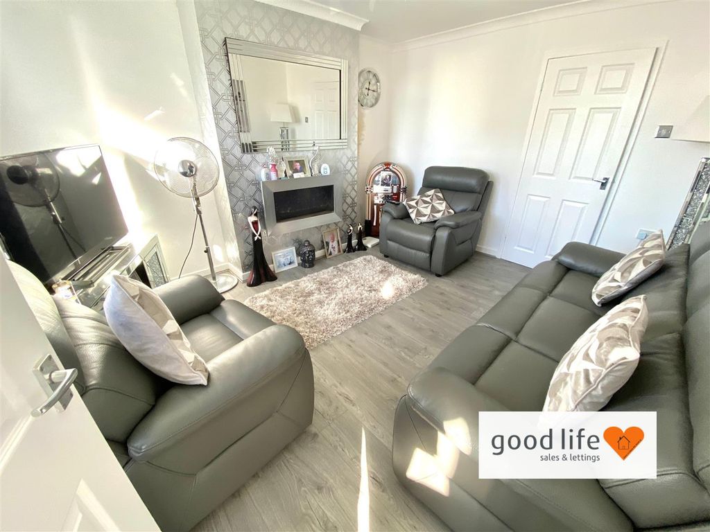 Property photo 2 of 8 20251025_111322095_Ios52Arundal (1).Jpg