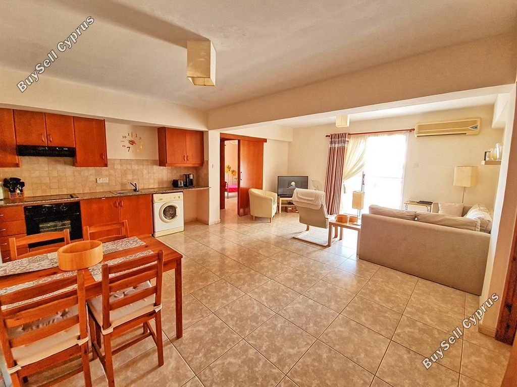 Property photo 2 of 34