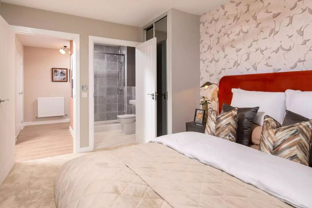 Additional image 7 of 2 bed flat for saleAvenue, Farnborough, Hampshire GU14