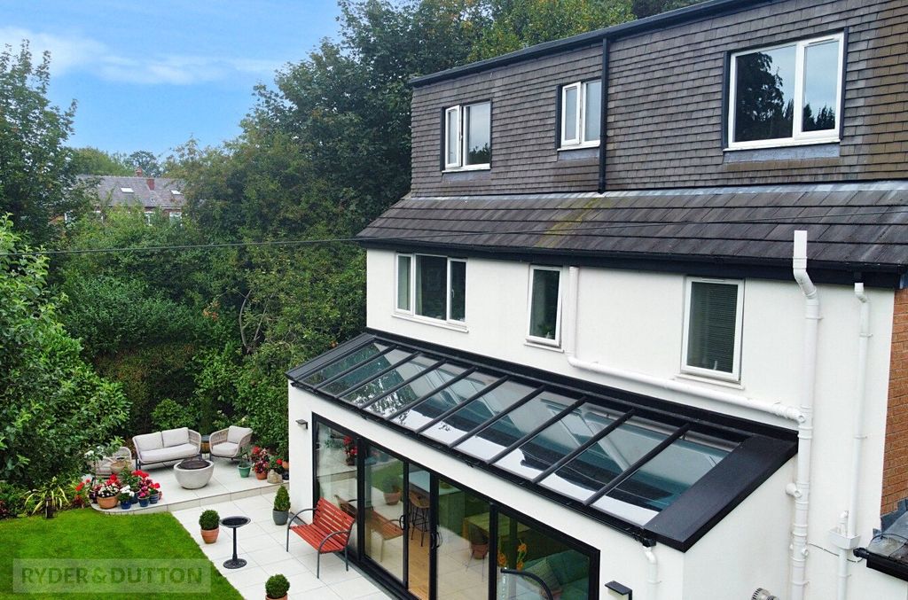 Property photo 2 of 42 Picture No. 01