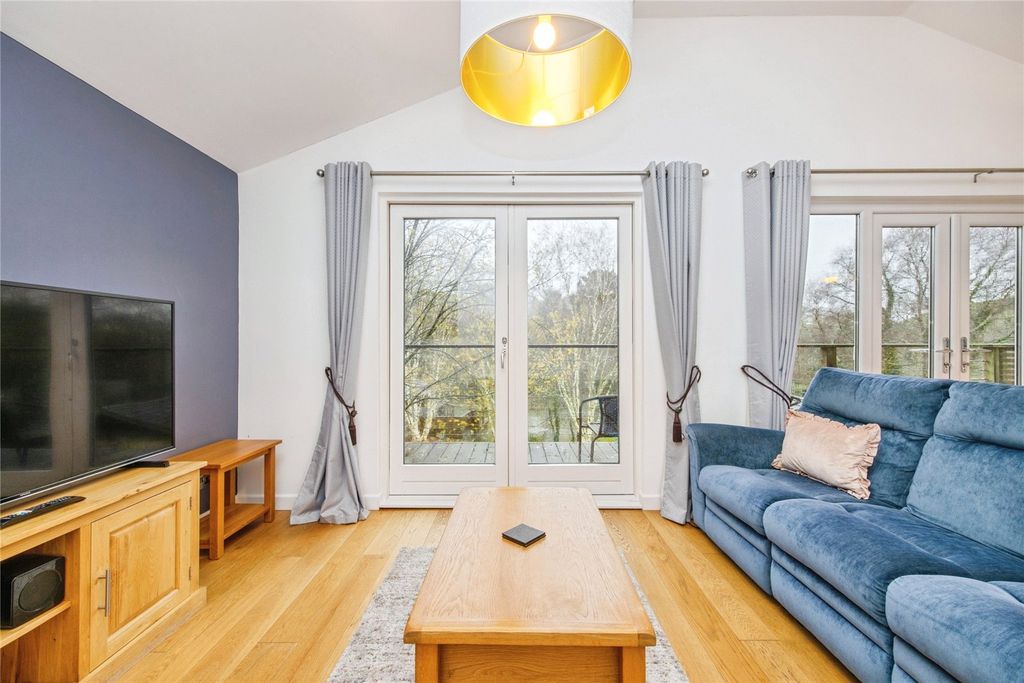 Property photo 2 of 26 Open Plan