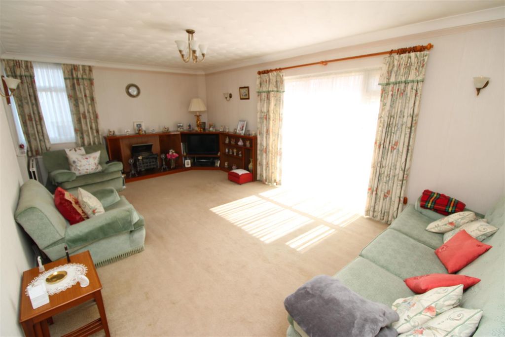 Property photo 3 of 31