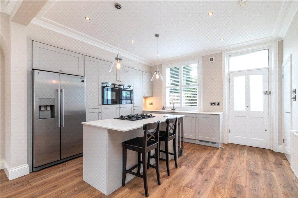 Property photo 2 of 11 Dining Kitchen