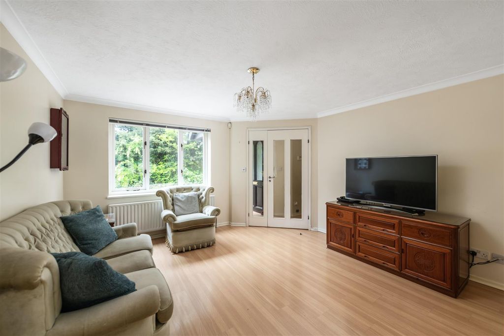 Property photo 2 of 13 16 Twyner Close Internals12.Jpg