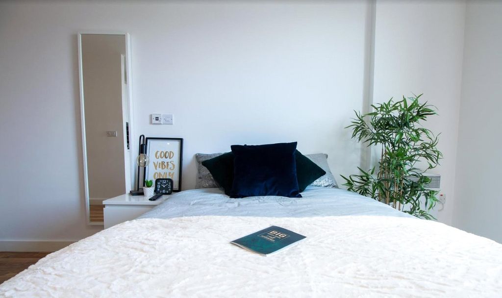 Property photo 2 of 9 Picture No. 11