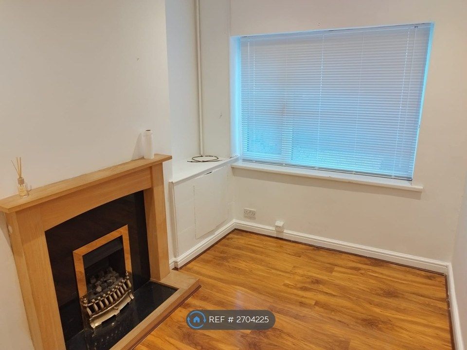 Property photo 3 of 9 Living Room