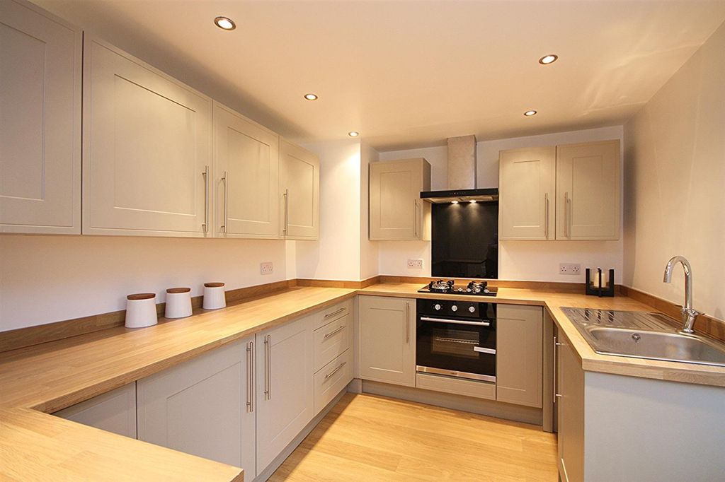 Property photo 2 of 14 Picture No. 13