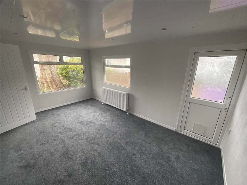 Property photo 3 of 4 Lounge?