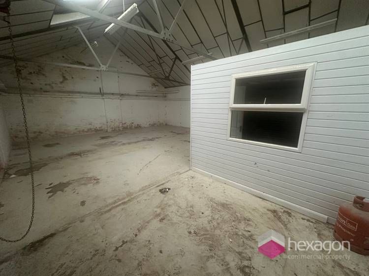 Property photo 3 of 6