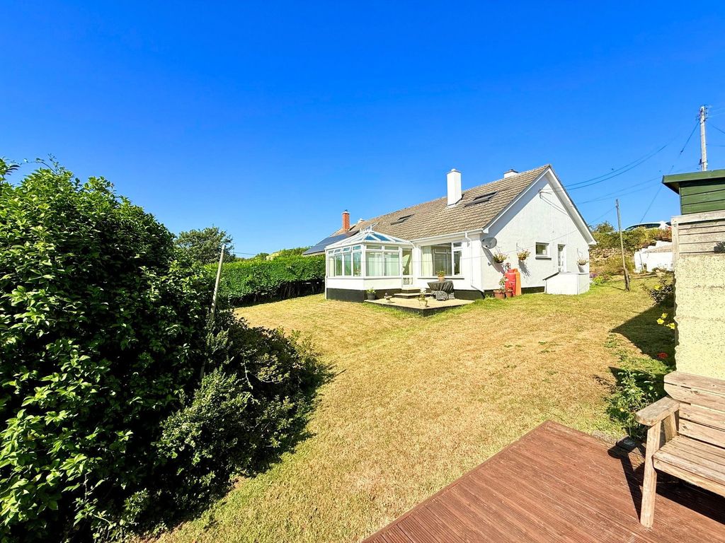 Property photo 2 of 27