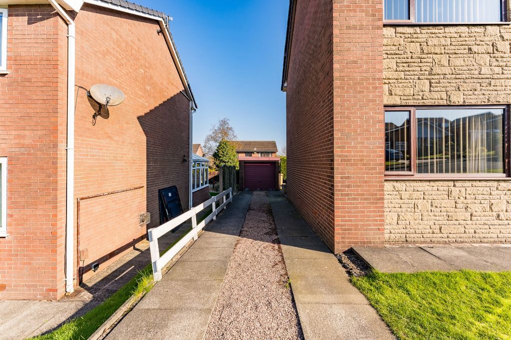 Property photo 3 of 30 4078596