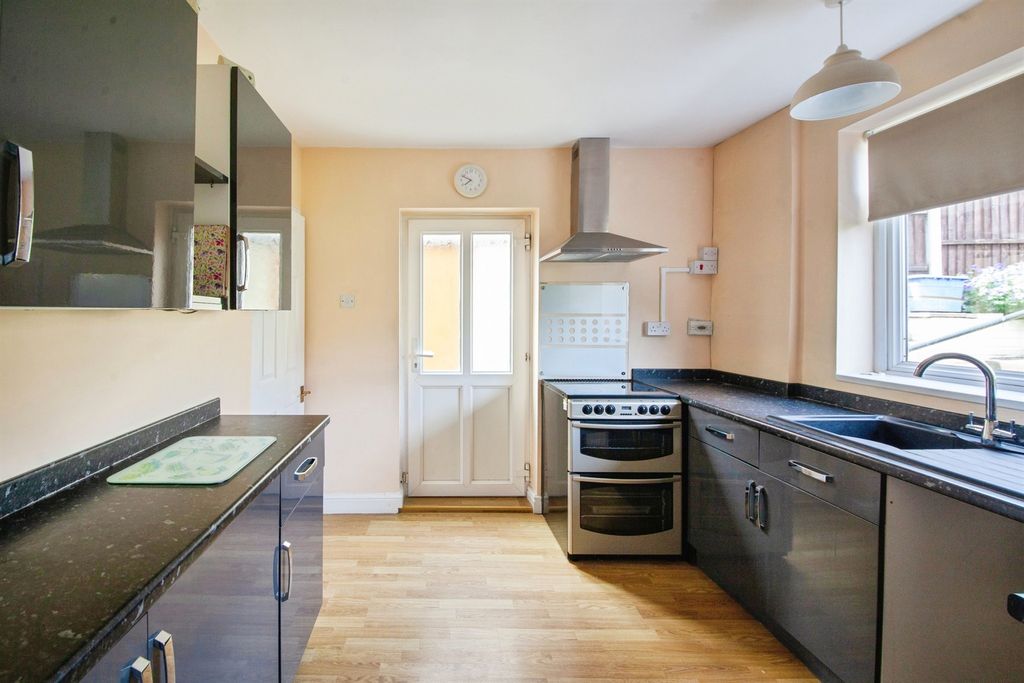Property photo 3 of 18
