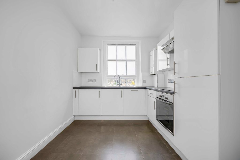 Property photo 3 of 13 Picture 3