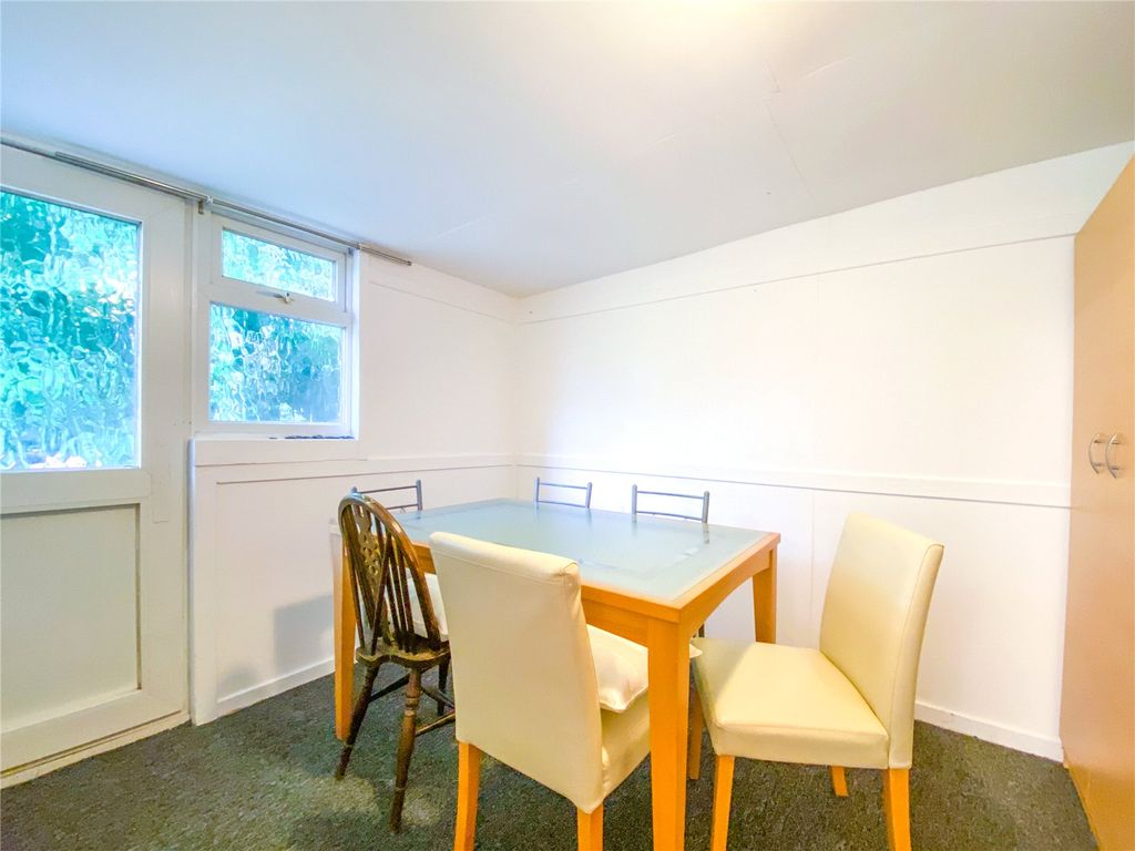 Property photo 2 of 11 Dining Room