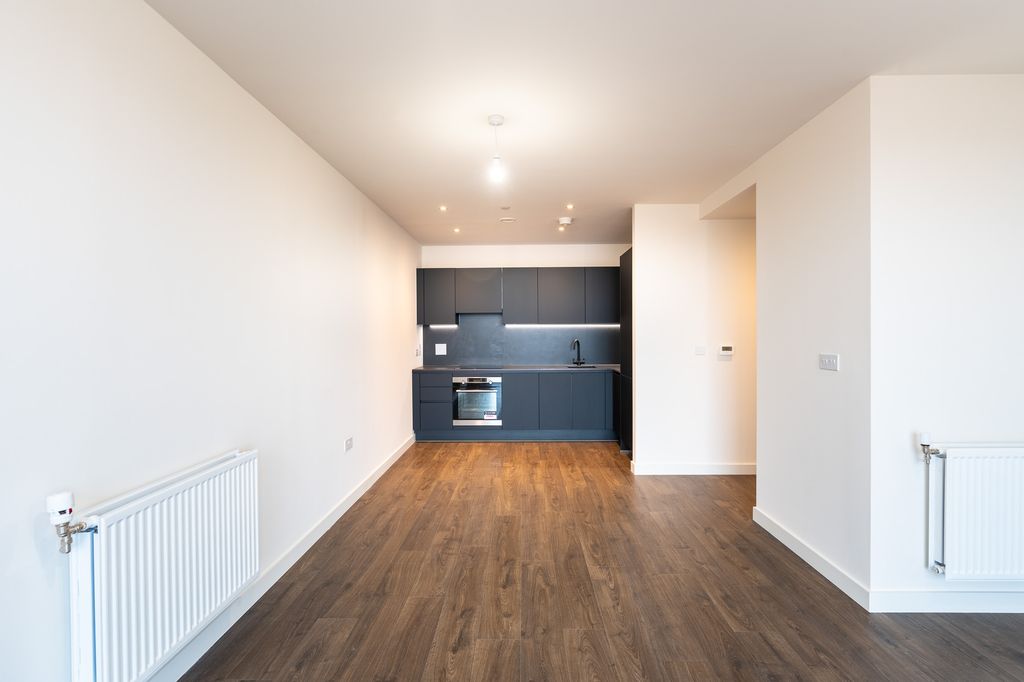 Property photo 1 of 11 Kitchen / Living