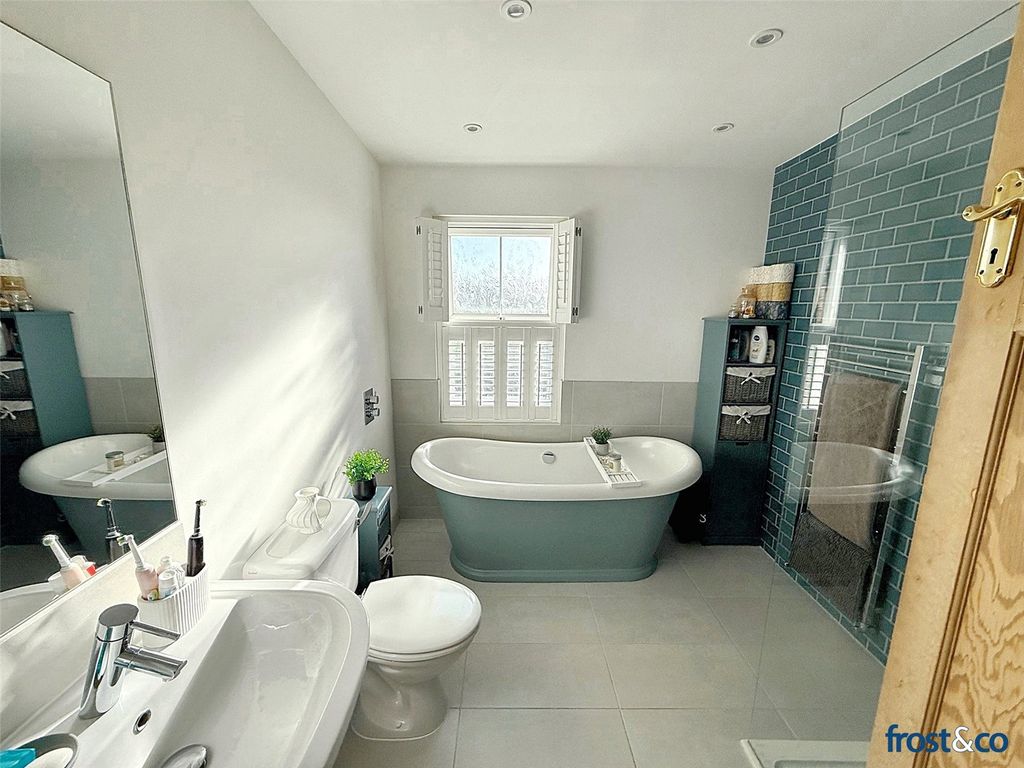 Property photo 3 of 25 Bathroom/Shower