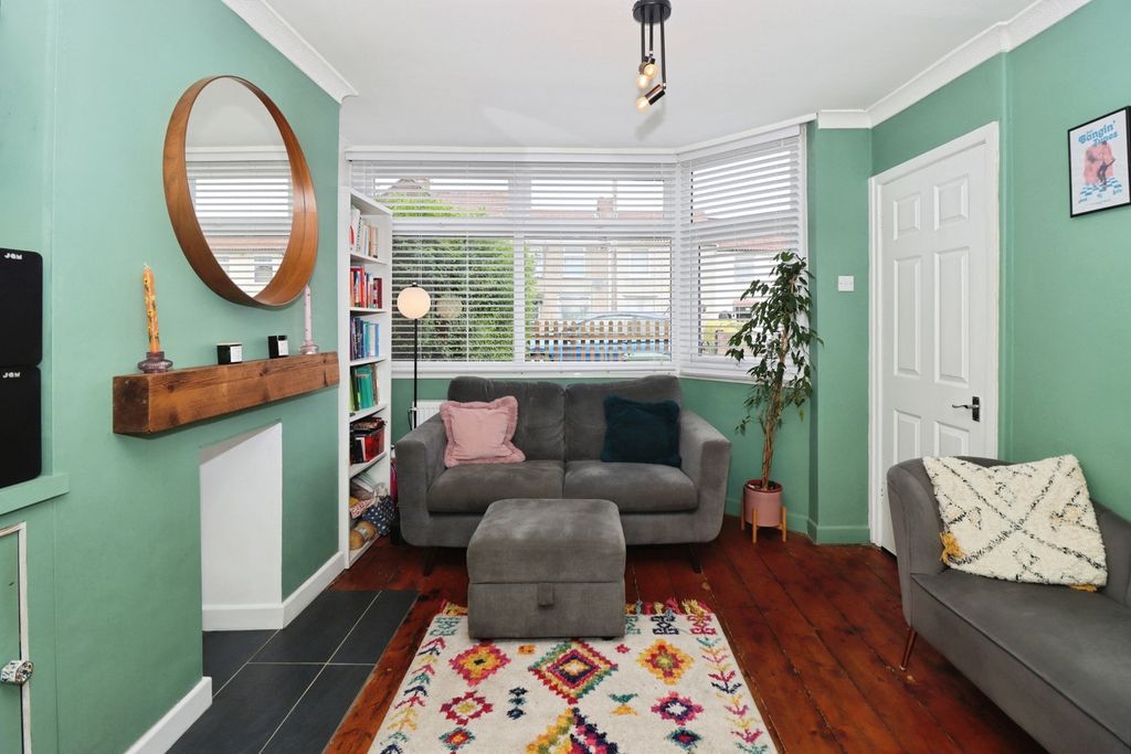 Property photo 1 of 19 Pbox-Img.Jpg