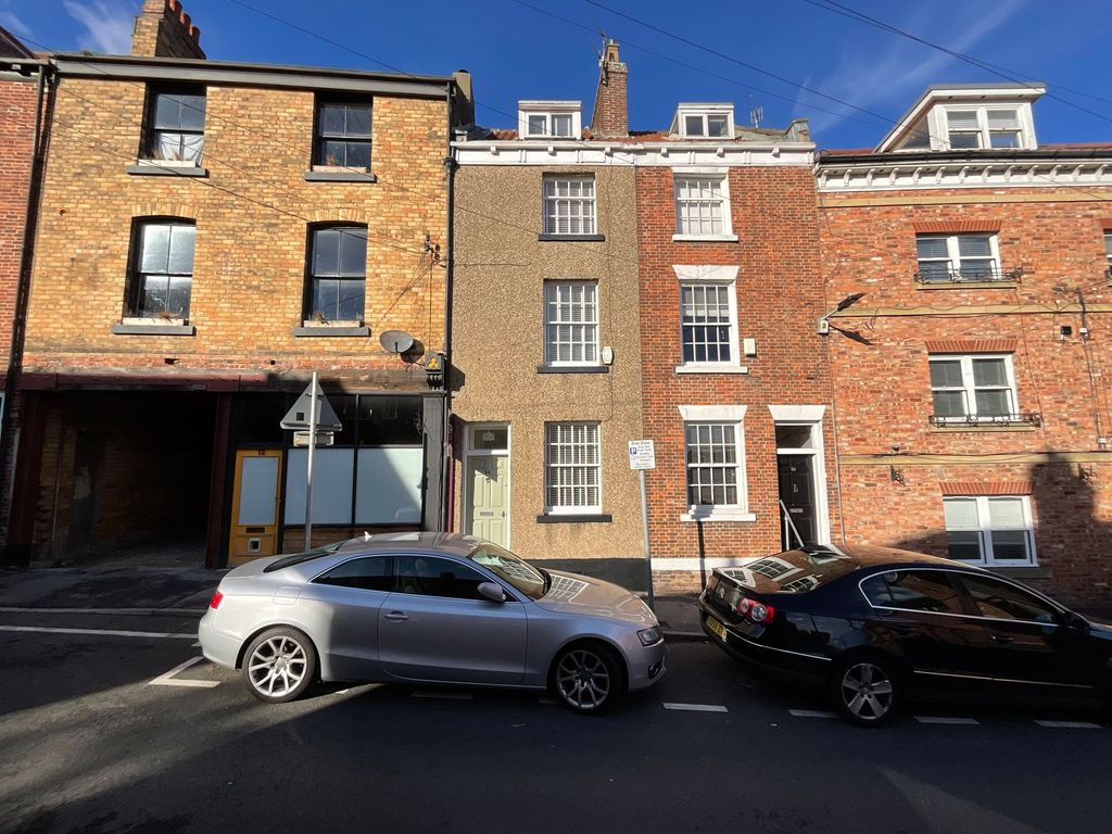 Property photo 2 of 25