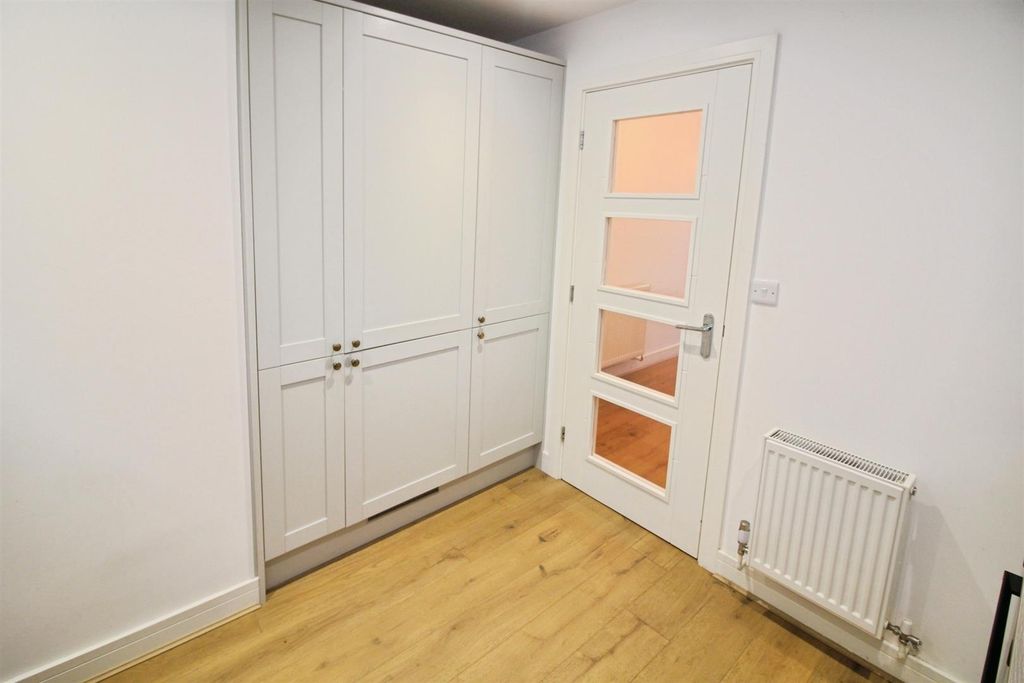 Property photo 3 of 15 Kitchen