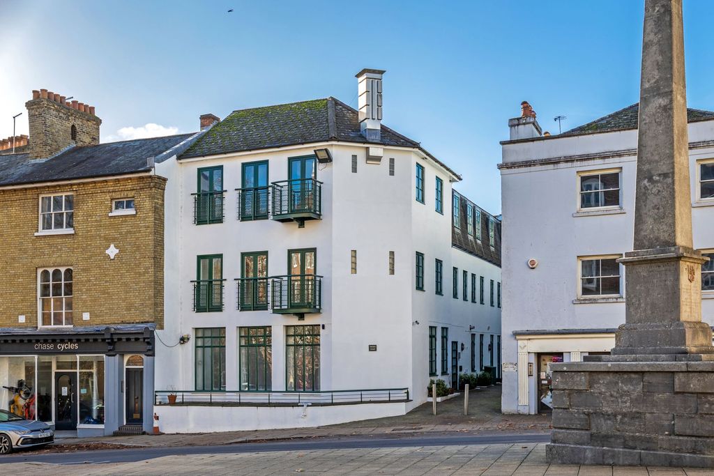 Property photo 1 of 13