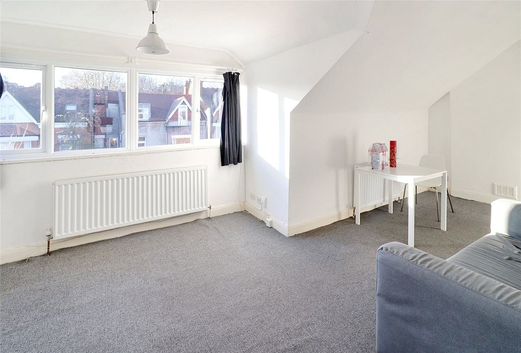 Property photo 2 of 8 Picture No. 05