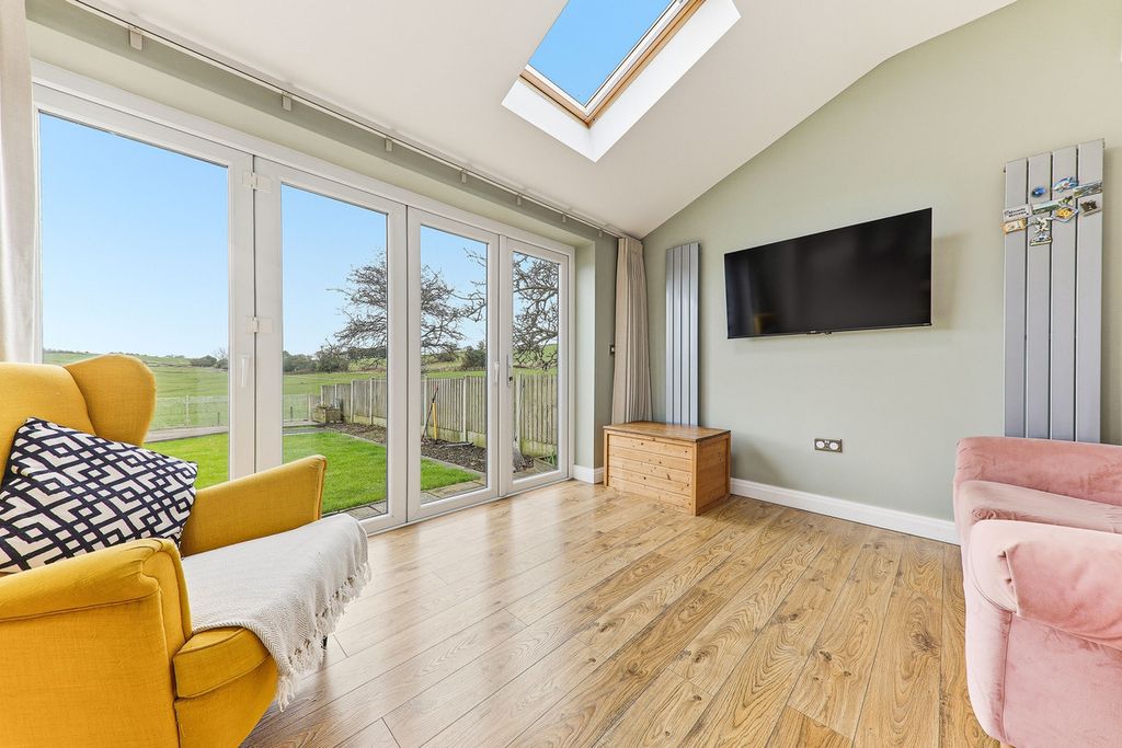 Property photo 2 of 25