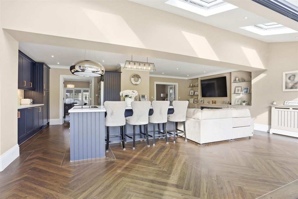 Property photo 3 of 34 1633497006 - 20.Jpg