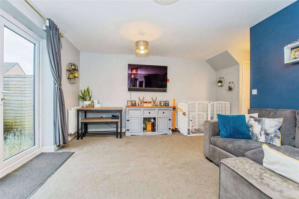 Property photo 2 of 12 Picture No. 23