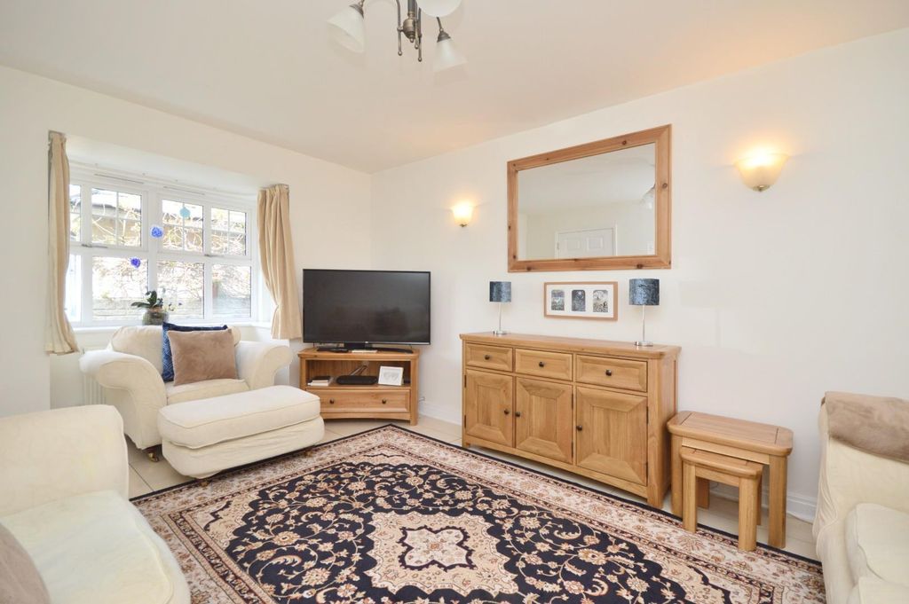 Property photo 3 of 24 Sitting Room