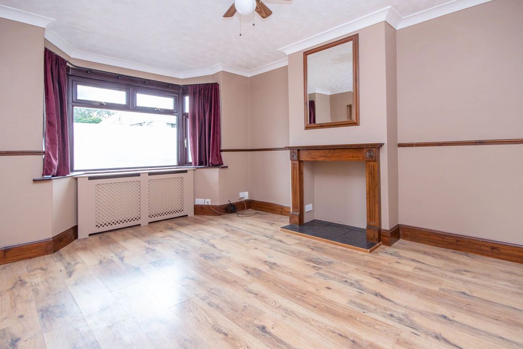 Property photo 2 of 13 Lounge