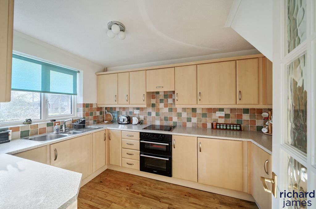 Property photo 2 of 13 76c2Db3F4B3E4088A3A39d677B4Afa26