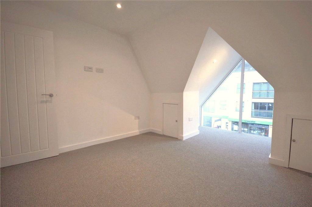 Property photo 3 of 11 Picture No. 24