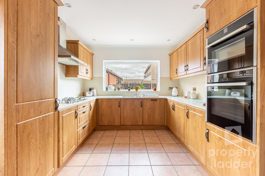Property photo 3 of 23 Pl-4