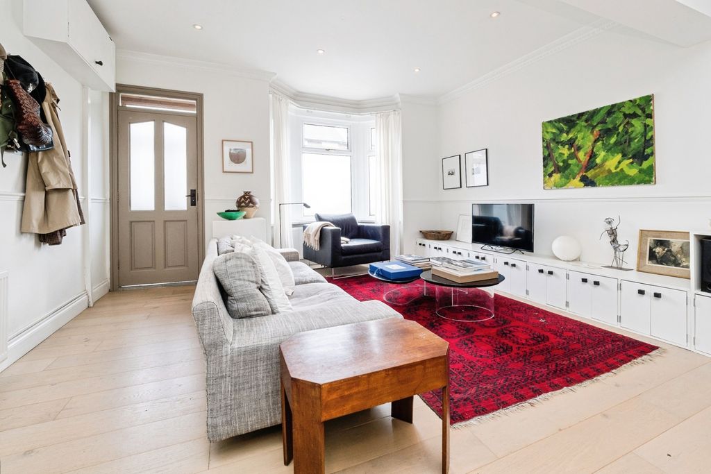 Property photo 3 of 21 Pbox-Img.Jpg