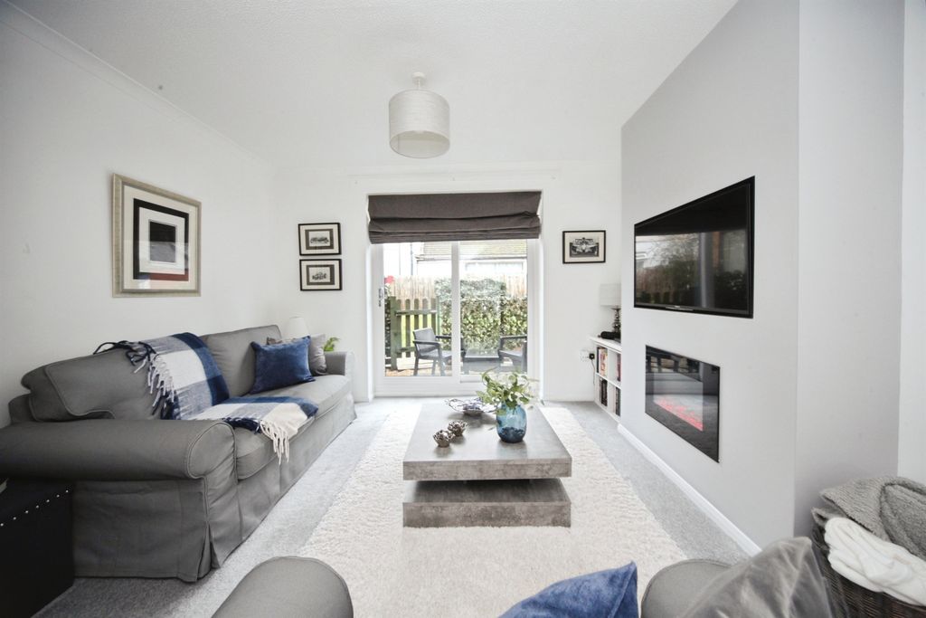 Property photo 3 of 14