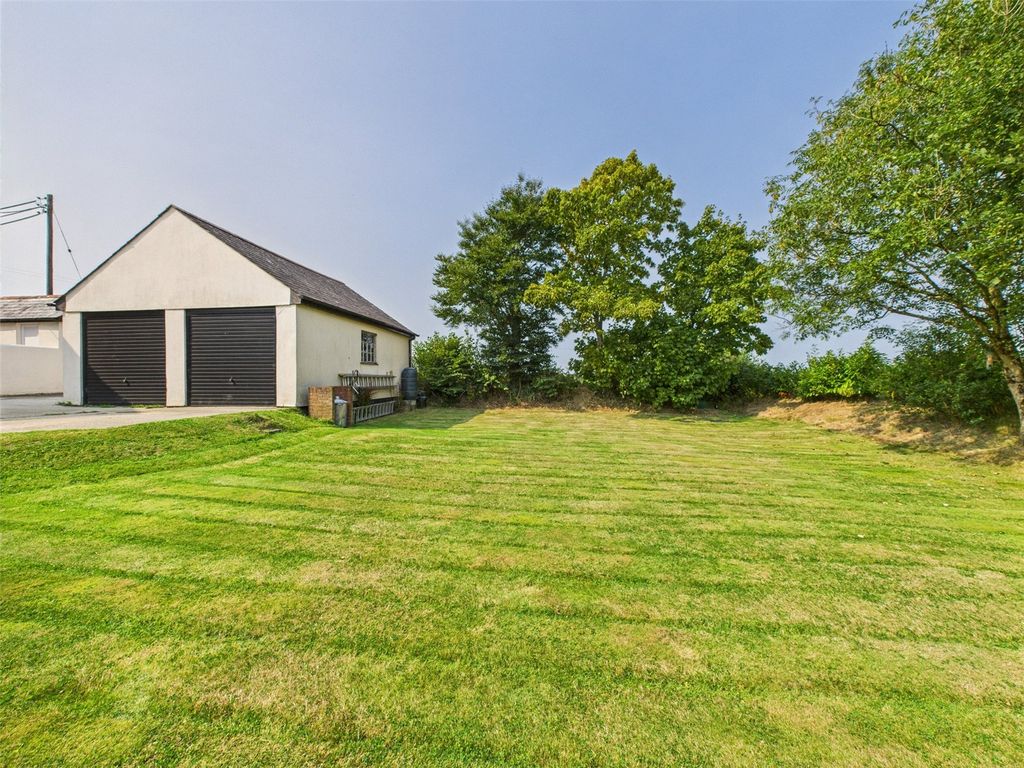 Property photo 3 of 37 Picture No. 15