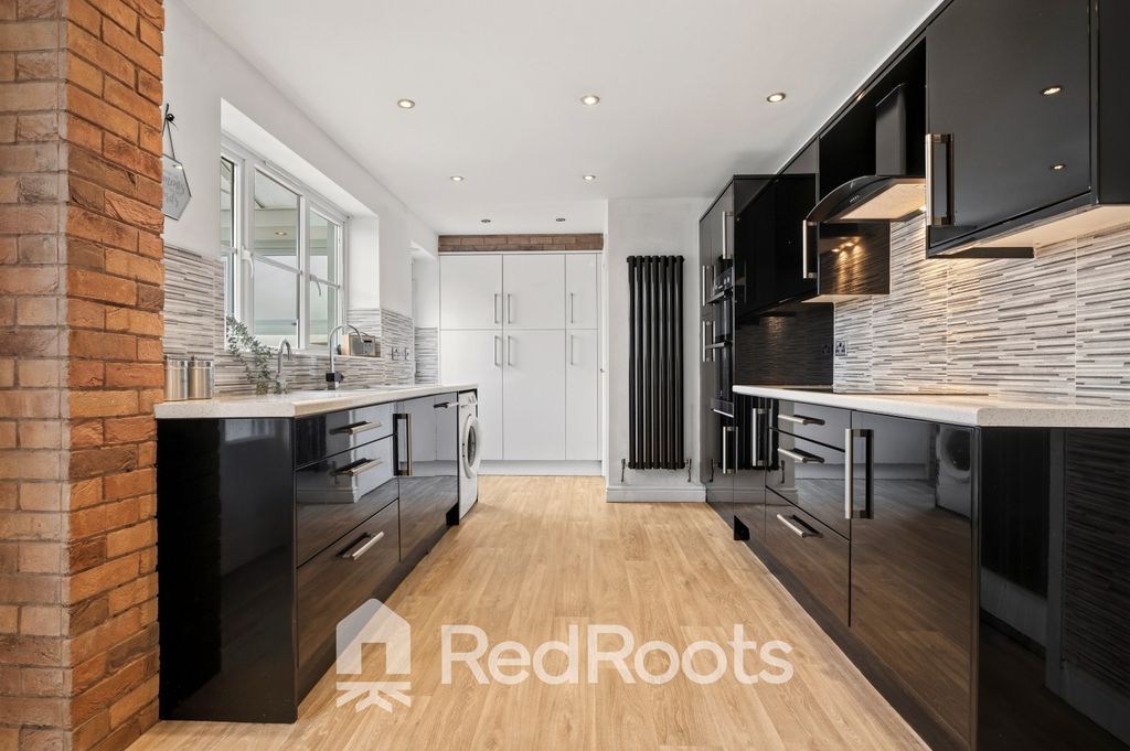 Property photo 2 of 20 4827002