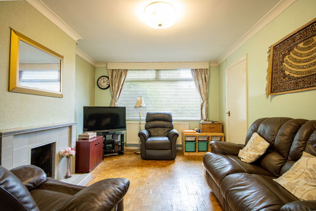 Property photo 3 of 18
